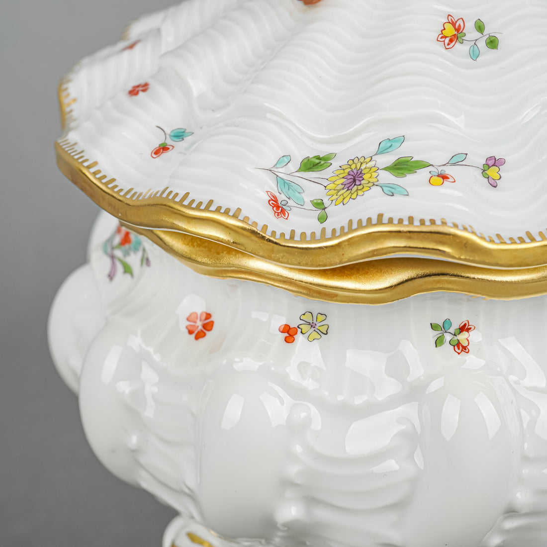 MEISSEN Swan Service Indian Flower Branch Covered Box