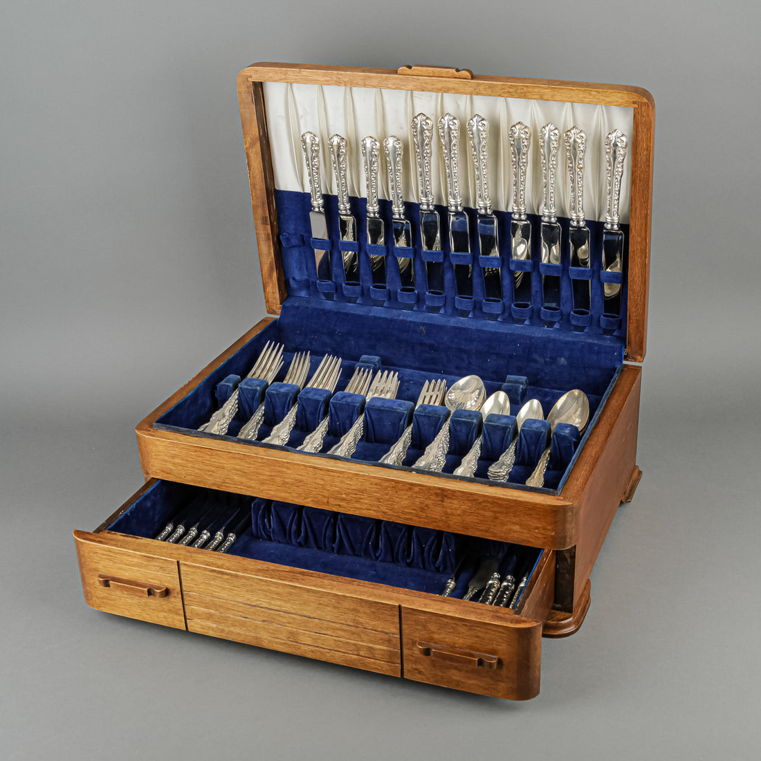 RODEN BROS Louis Sterling Flatware 85 Pieces