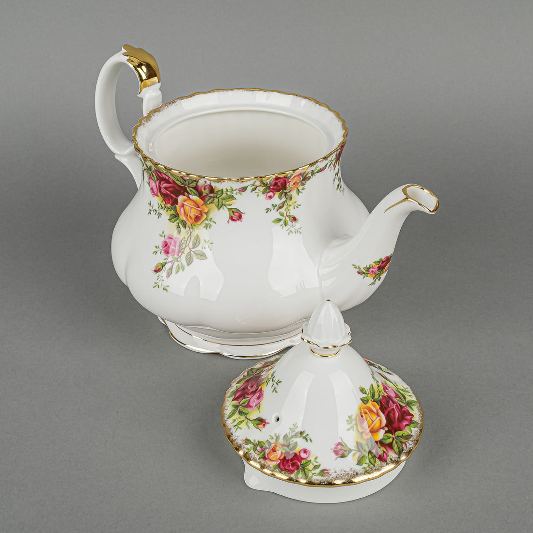 ROYAL ALBERT Old Country Roses Tea Service 5 Pieces