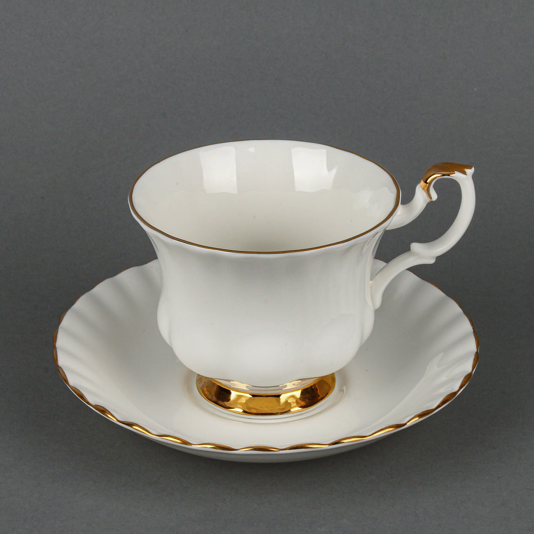 ROYAL ALBERT Val D'or Tea & Coffee Set