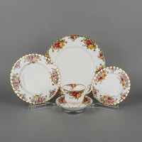 ROYAL ALBERT Old Country Roses 8 Place Settings Plus Extras