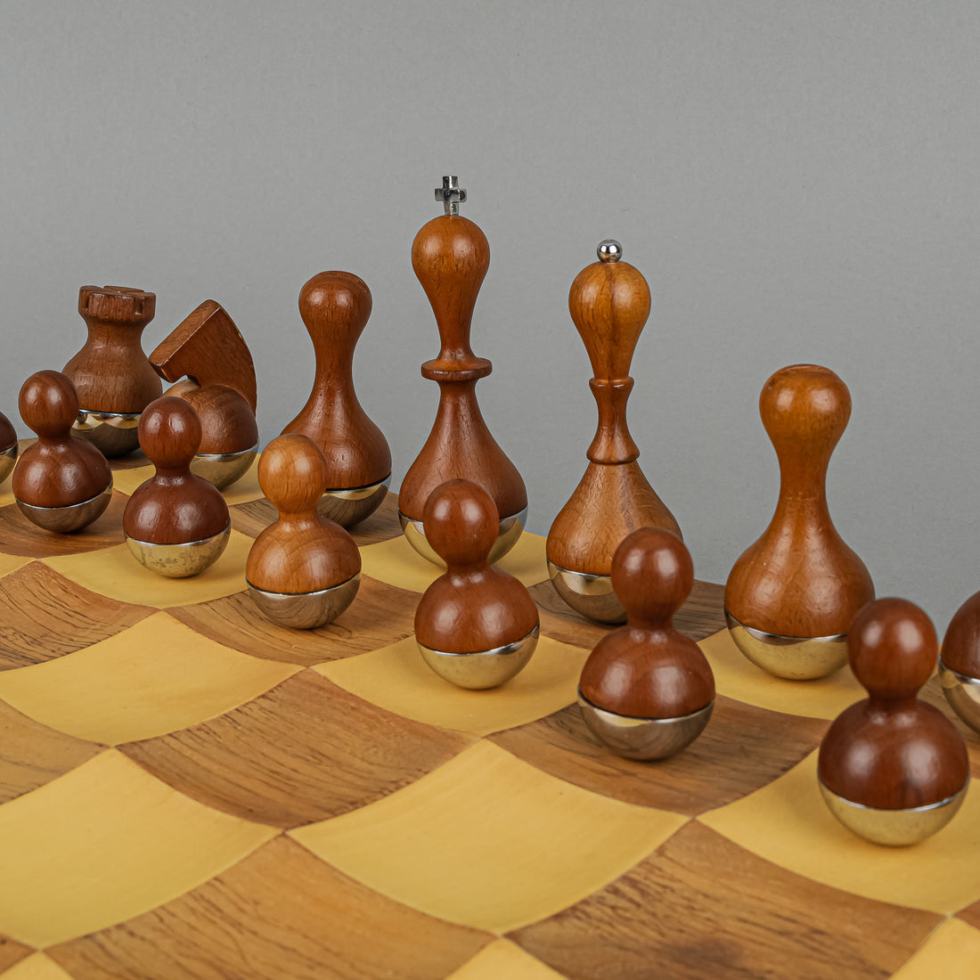 UMBRA Adin Mumma Wobble Wooden Chess Set