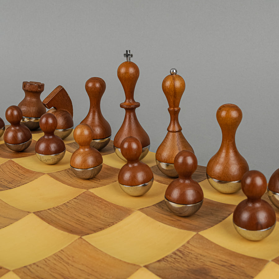 UMBRA Adin Mumma Wobble Wooden Chess Set
