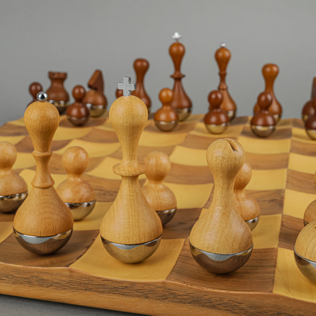 UMBRA Adin Mumma Wobble Wooden Chess Set
