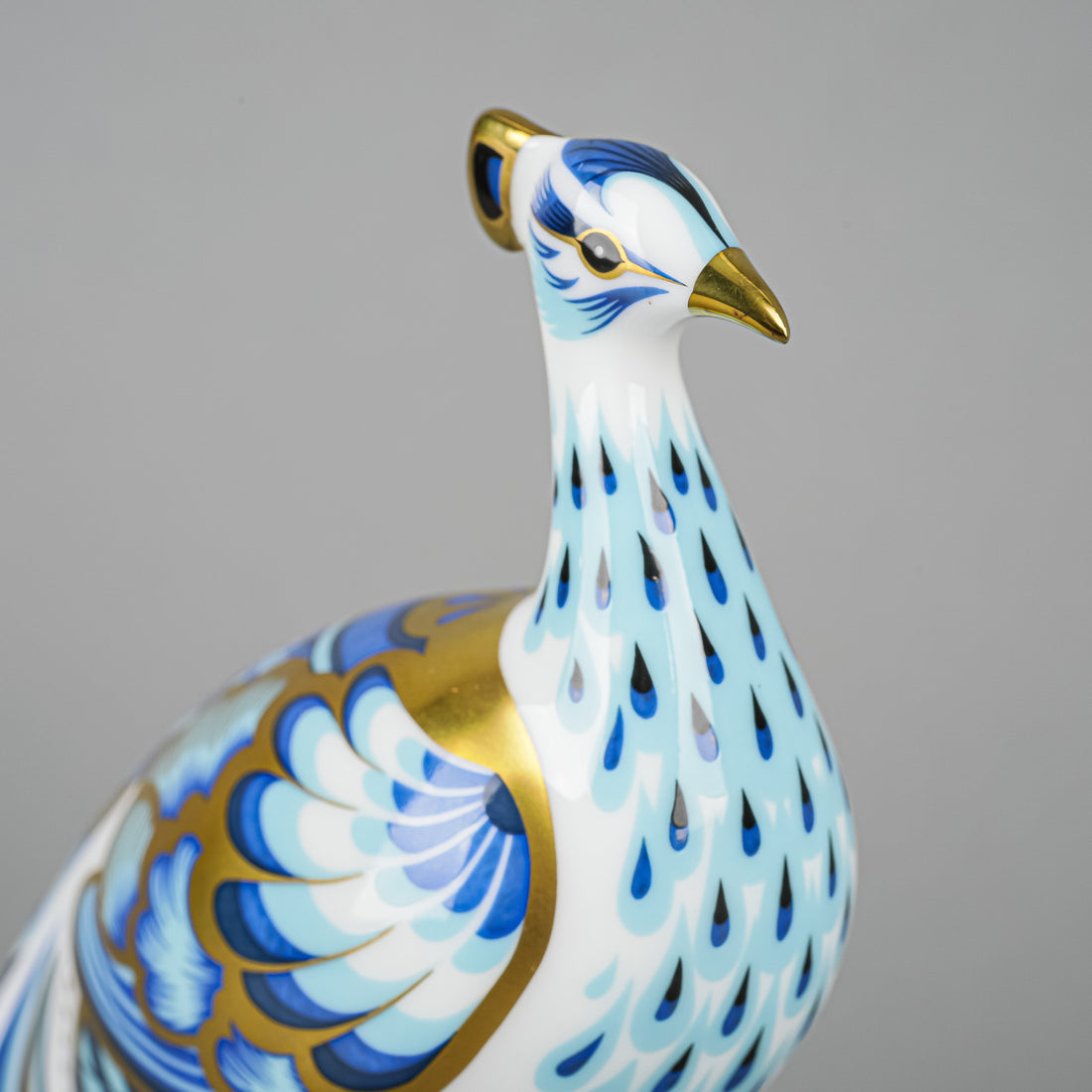 ROYAL CROWN DERBY Paperweight Manor Peacock