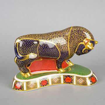 ROYAL CROWN DERBY Paperweight Bull - Old Imari Accent