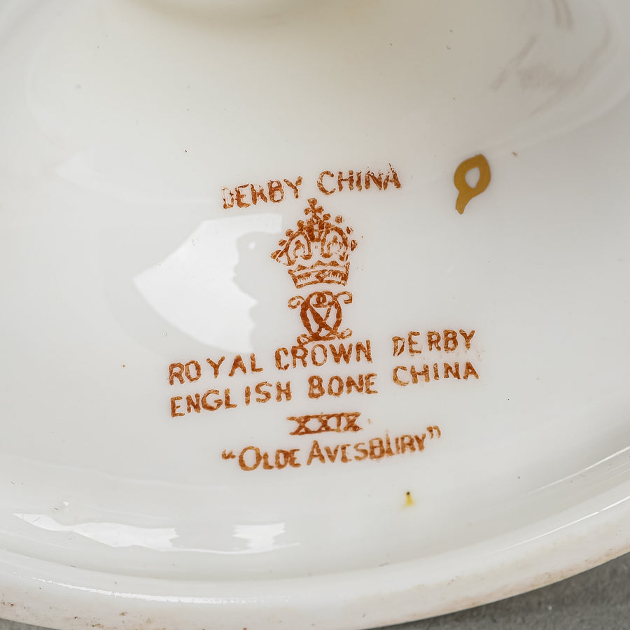 ROYAL CROWN DERBY Olde Avesbury A73 Wine Goblet
