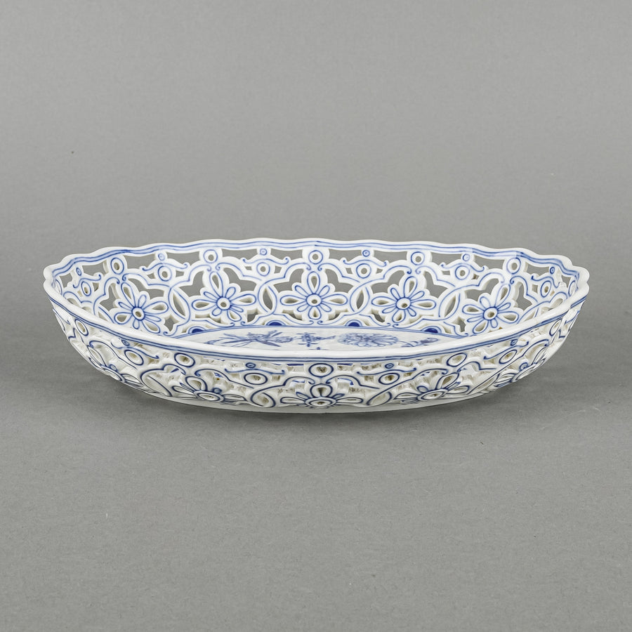 MEISSEN Blue Onion Oval Pierced Bowl