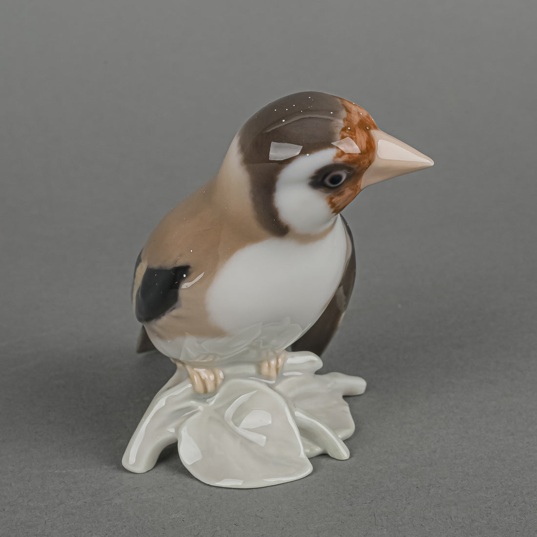 BING & GRONDAHL Figurine - Goldfinch Bird 1850E