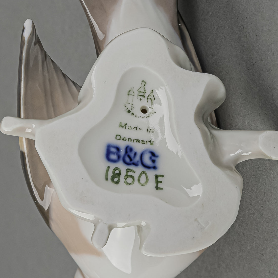 BING & GRONDAHL Figurine - Goldfinch Bird 1850E