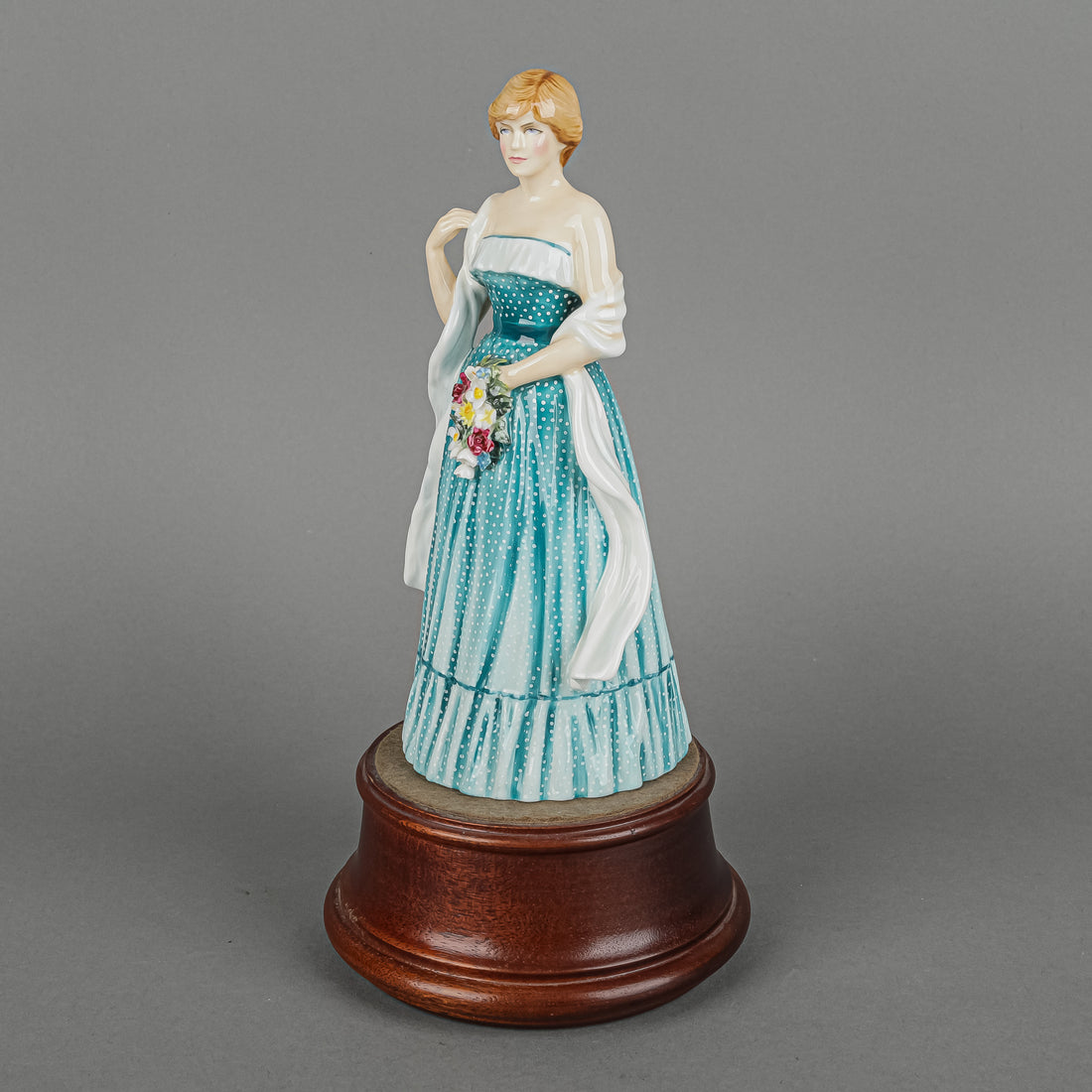 ROYAL DOULTON Figurine Lady Diana Spencer HN 2885