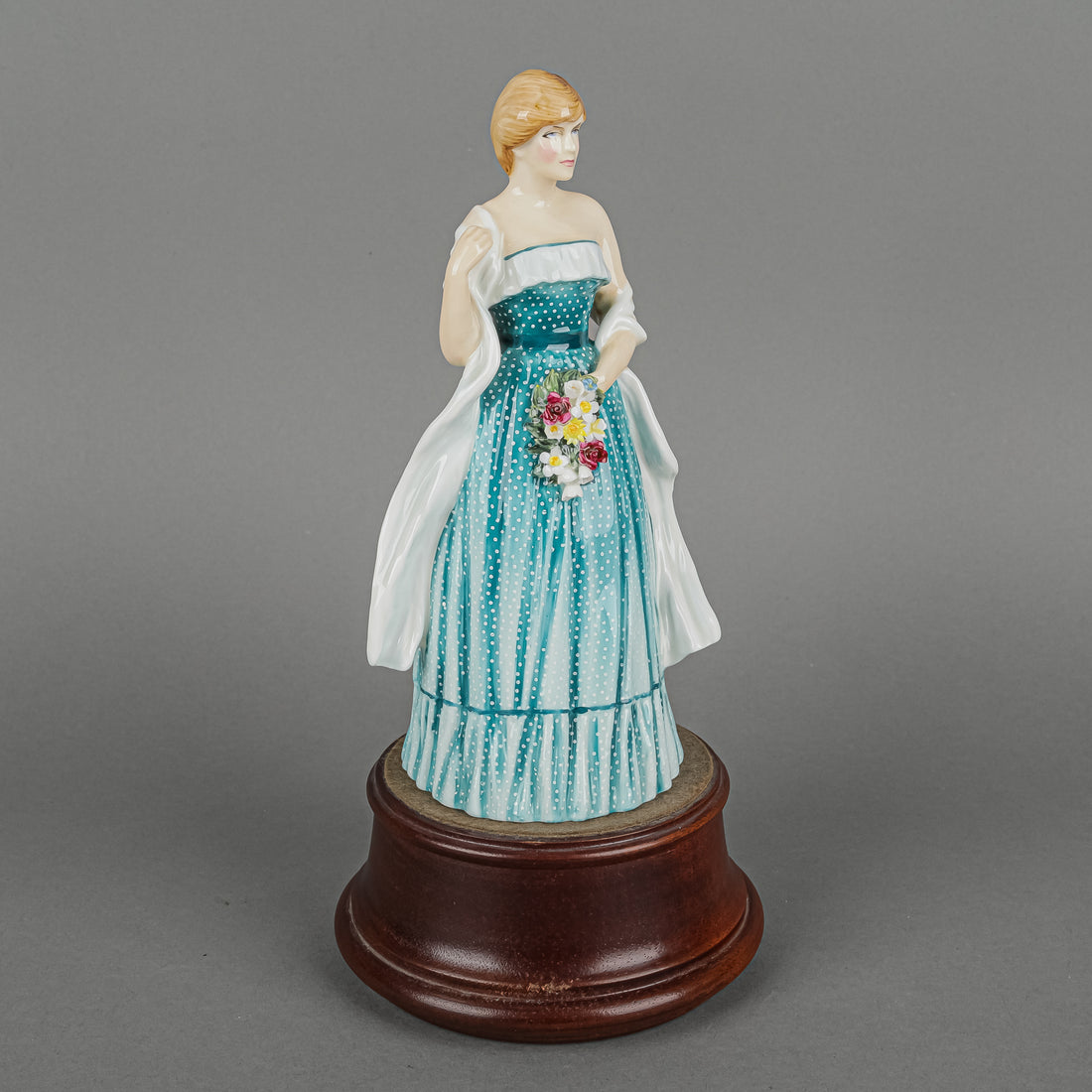 ROYAL DOULTON Figurine Lady Diana Spencer HN 2885