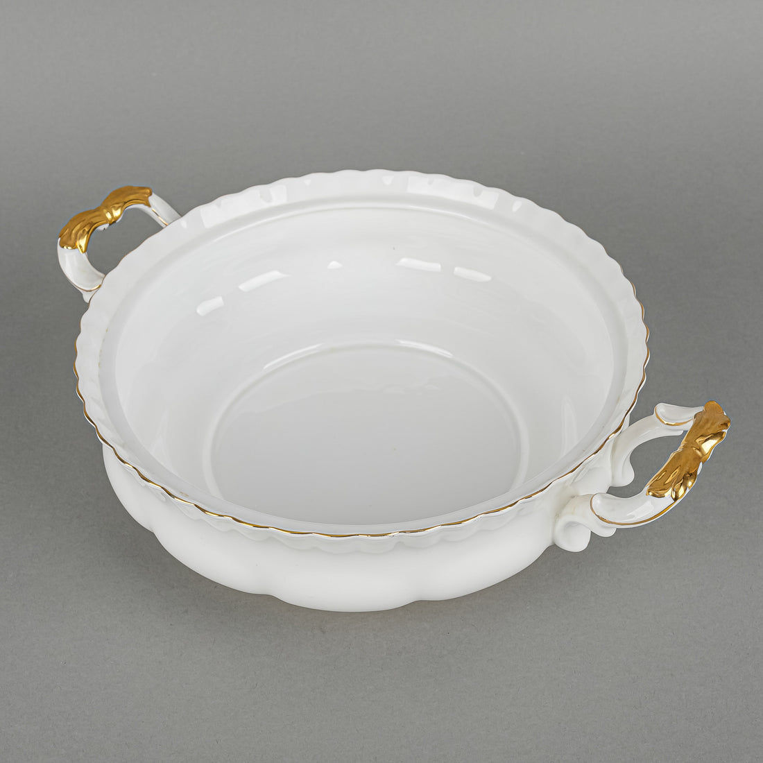 ROYAL ALBERT Val D'or Covered Serving Dish