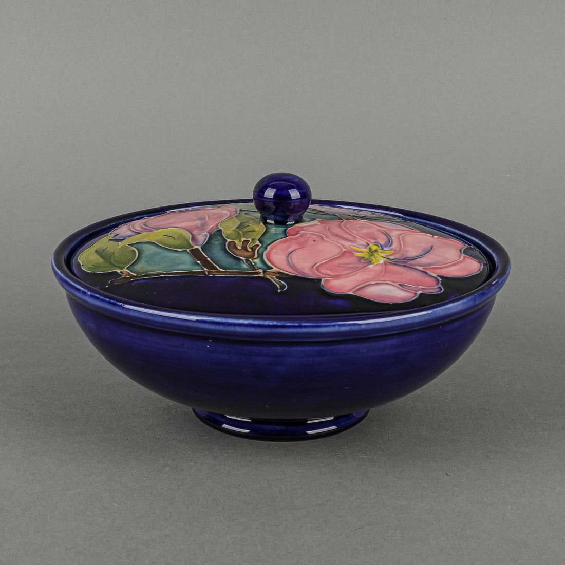 MOORCROFT Magnolia Blue Ground Lidded Bowl