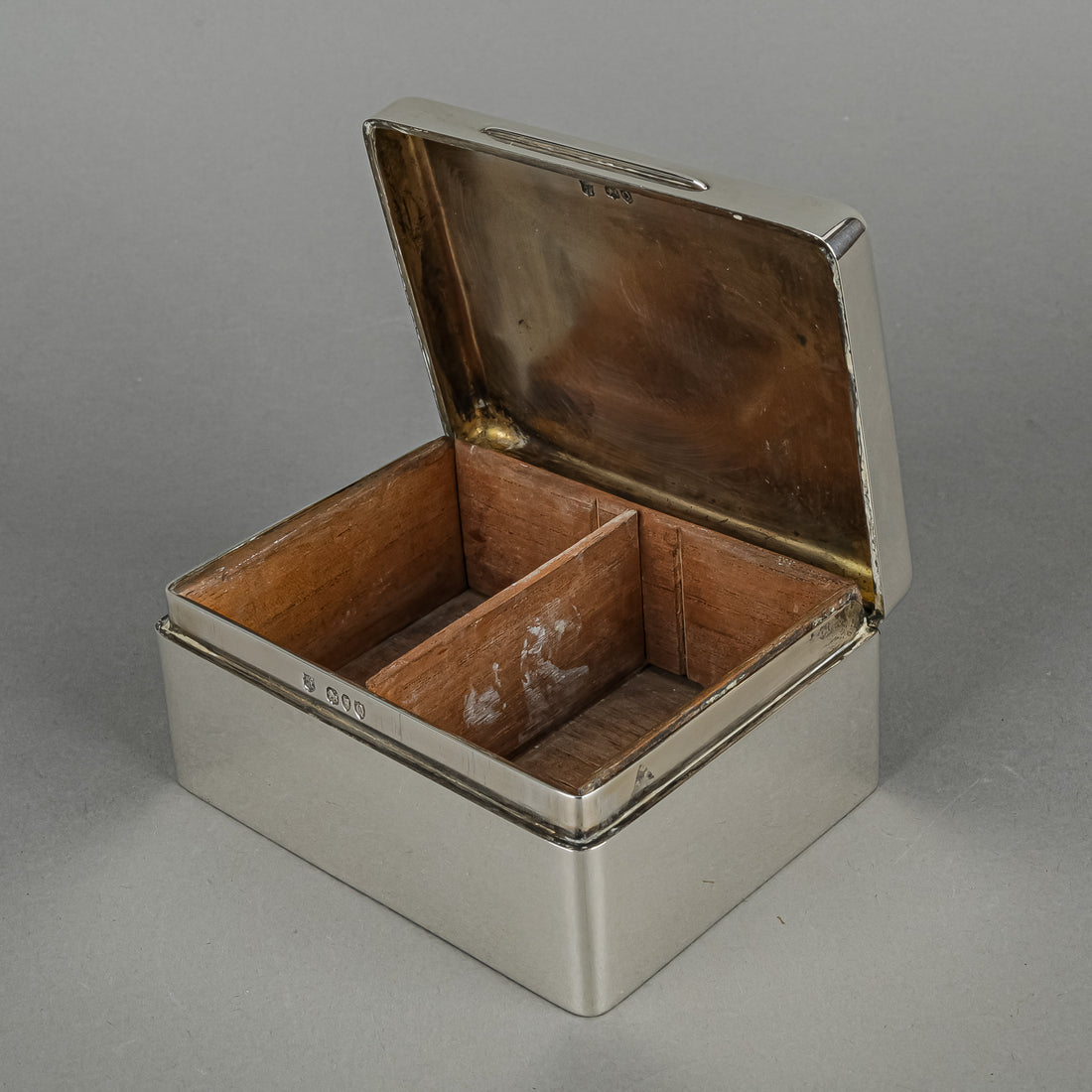 GOLDSMITHS & SILVERSMITHS CO London 1891 Sterling Cigarette Box