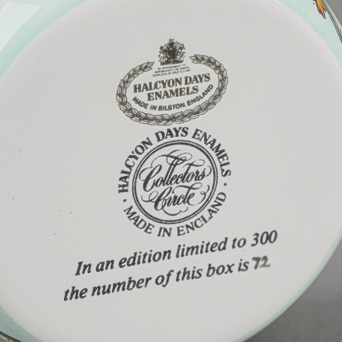 HALCYON DAYS Enamel Box - Victoria Regina