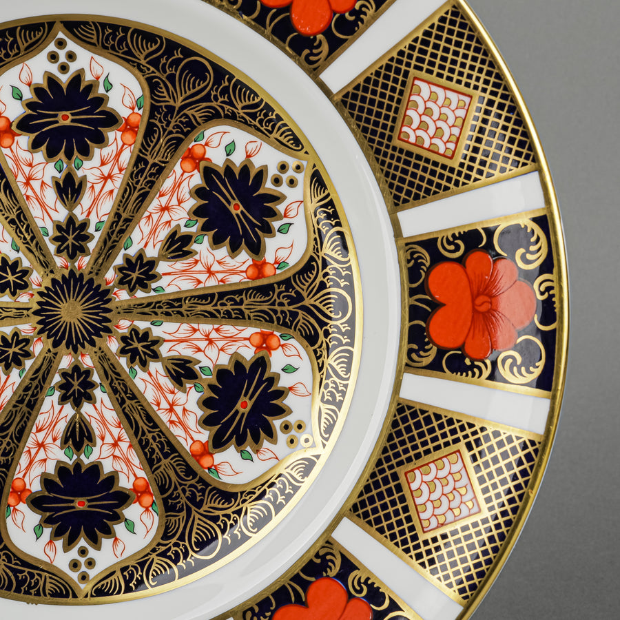 ROYAL CROWN DERBY Old Imari 1128 Salad/Dessert Plate