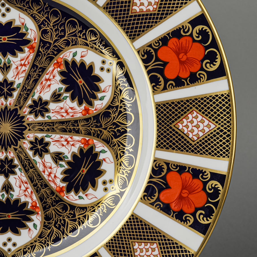 ROYAL CROWN DERBY Old Imari 1128 Dinner Plate