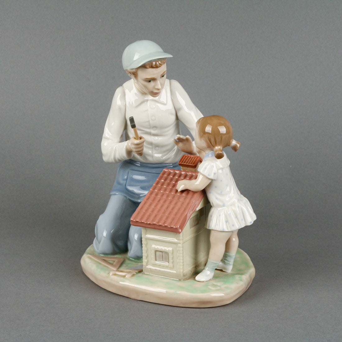 LLADRO Father & Baby Girl 5139 Figurine