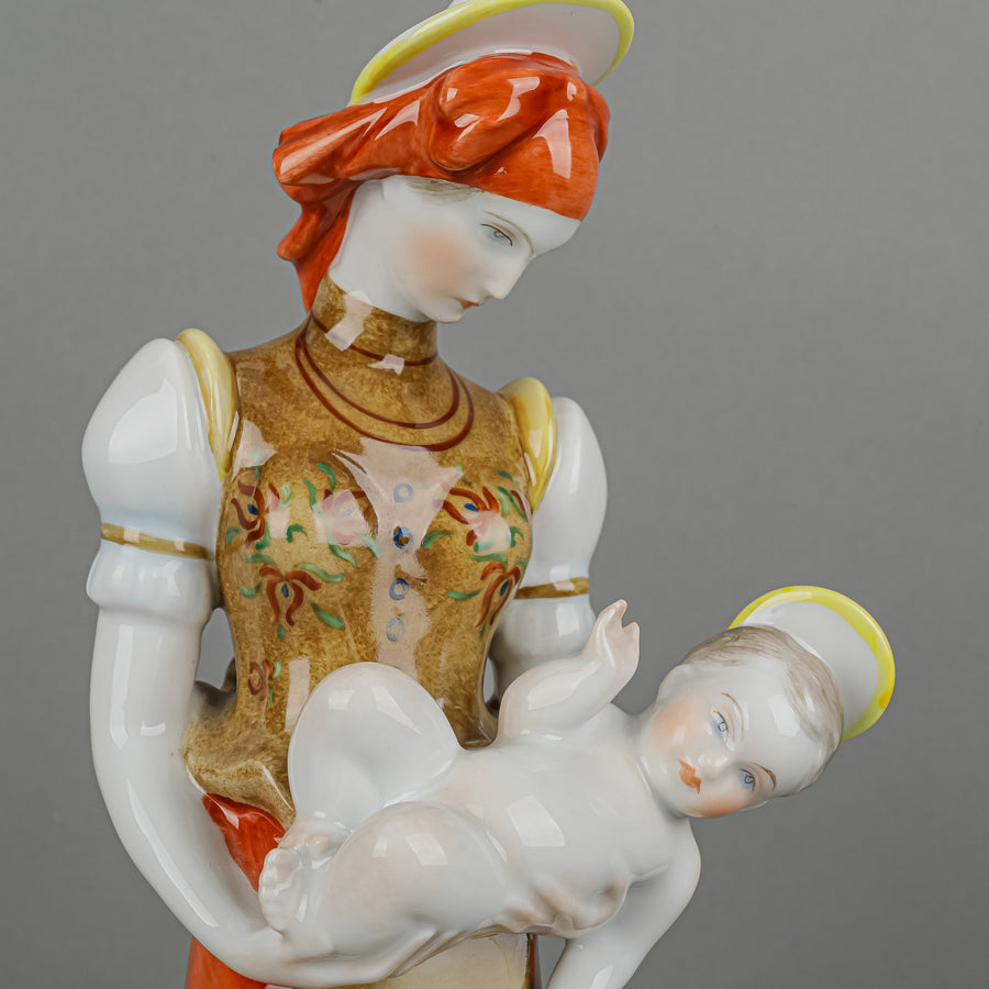 HEREND Figurine Peasant Madonna With Child 5421