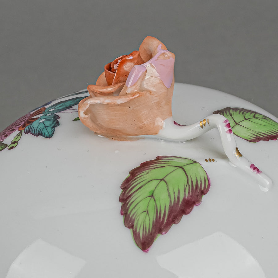 HEREND Chinese Bouquet Footed Bonbon Box With Rose Knob 6185