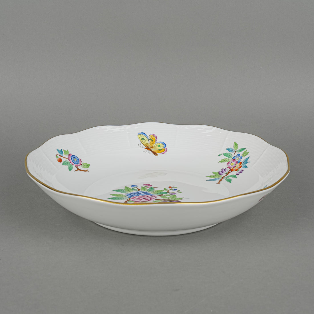 HEREND Queen Victoria Serving Bowl 149