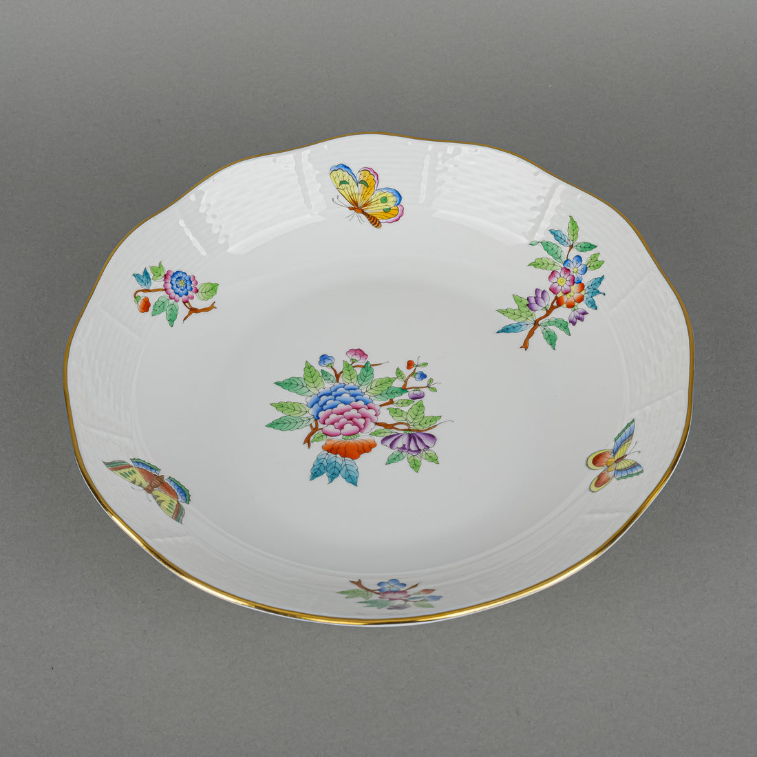 HEREND Queen Victoria Serving Bowl 149