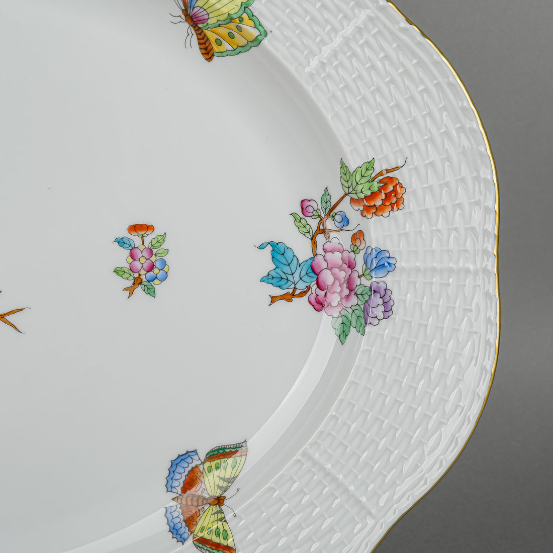 HEREND Queen Victoria Platter 102