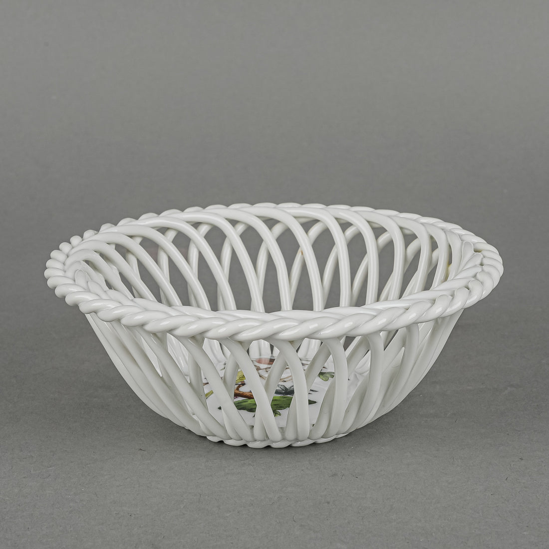 HEREND Rothschild Bird Open Work Basket 7372 D4.75"