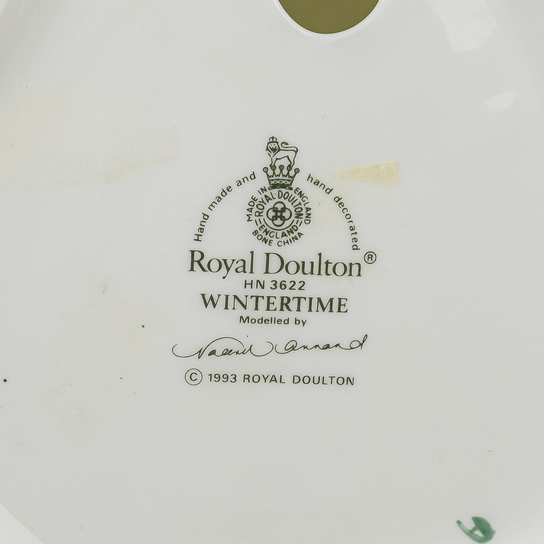 ROYAL DOULTON Figurine Wintertime HN 3622  The Seasons Series