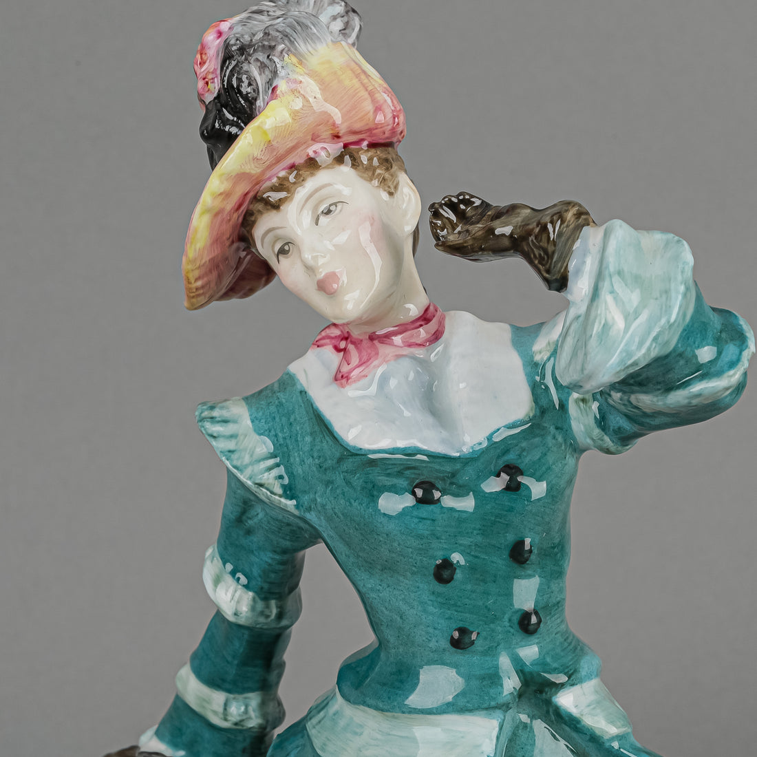 ROYAL DOULTON Figurine Autumntime HN 3621  The Seasons Series
