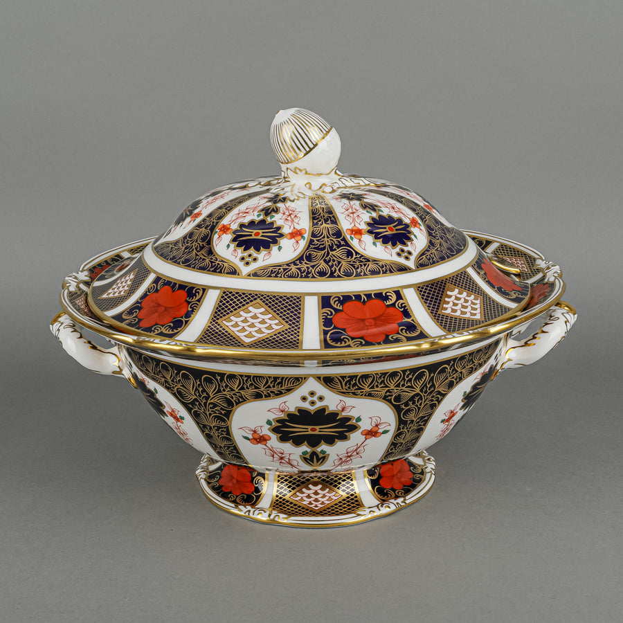 ROYAL CROWN DERBY Old Imari 1128 Covered Soup Tureen