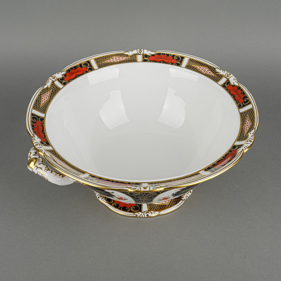 ROYAL CROWN DERBY Old Imari 1128 Covered Soup Tureen