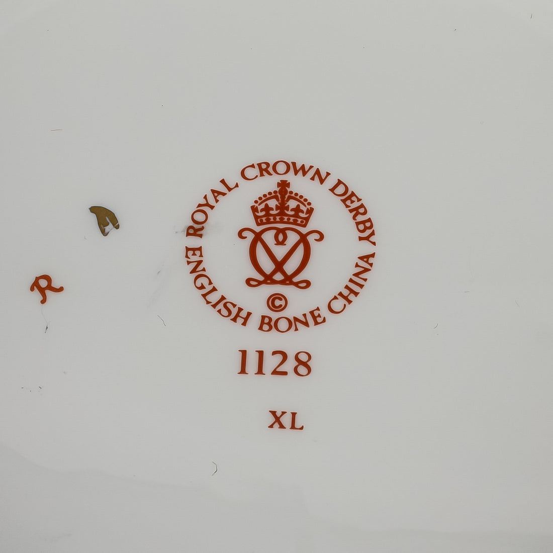 ROYAL CROWN DERBY Old Imari 1128 Covered Soup Tureen