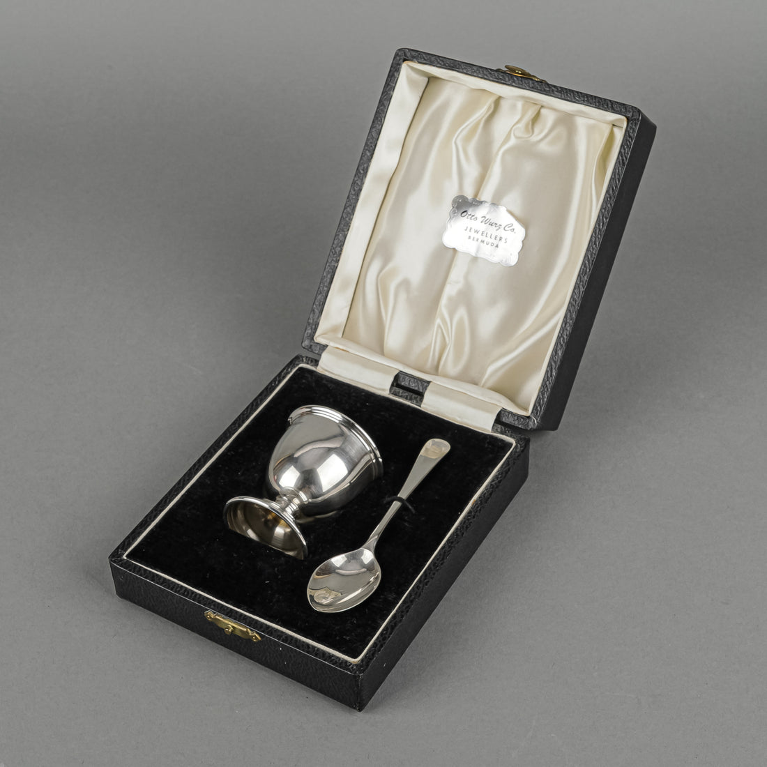 BROADWAY & CO 925 2 Piece Egg Set With Case