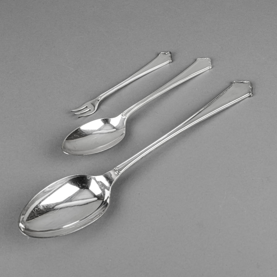 ELKINGTON & CO Trefoil Silverplate Flatware 12 Place Settings Plus Extras