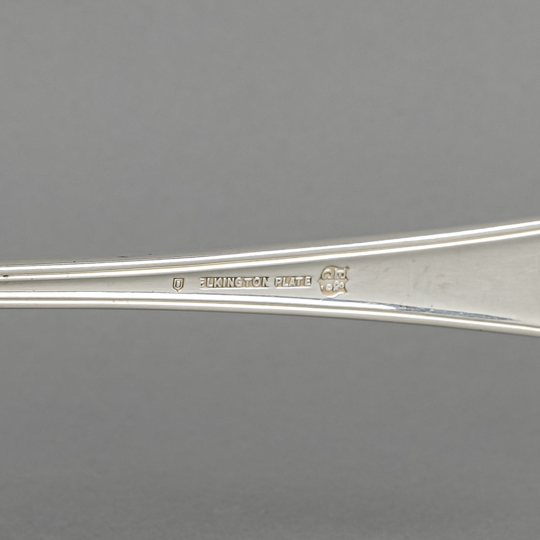 ELKINGTON & CO Trefoil Silverplate Flatware 12 Place Settings Plus Extras