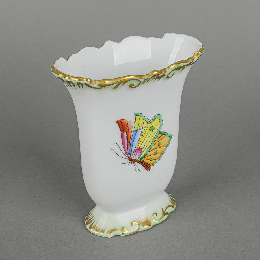 HEREND Queen Victoria Vase 6782