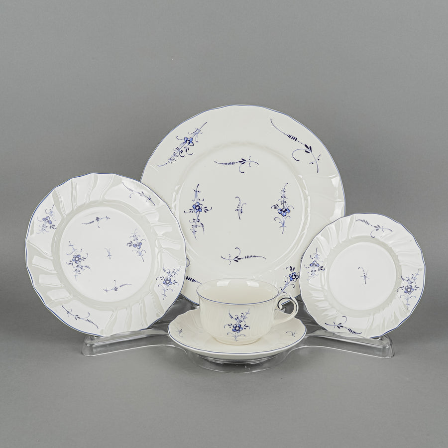 VILLEROY & BOCH Vieux Luxembourg 4 Place Settings Plus Extras