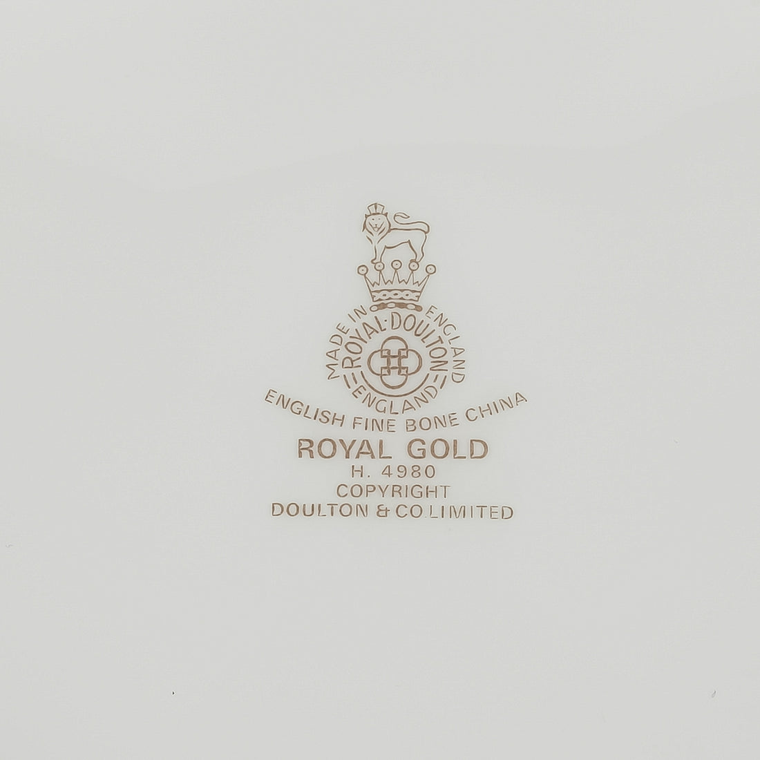 ROYAL DOULTON Royal Gold H4980 Oval Covered Serving Bowl