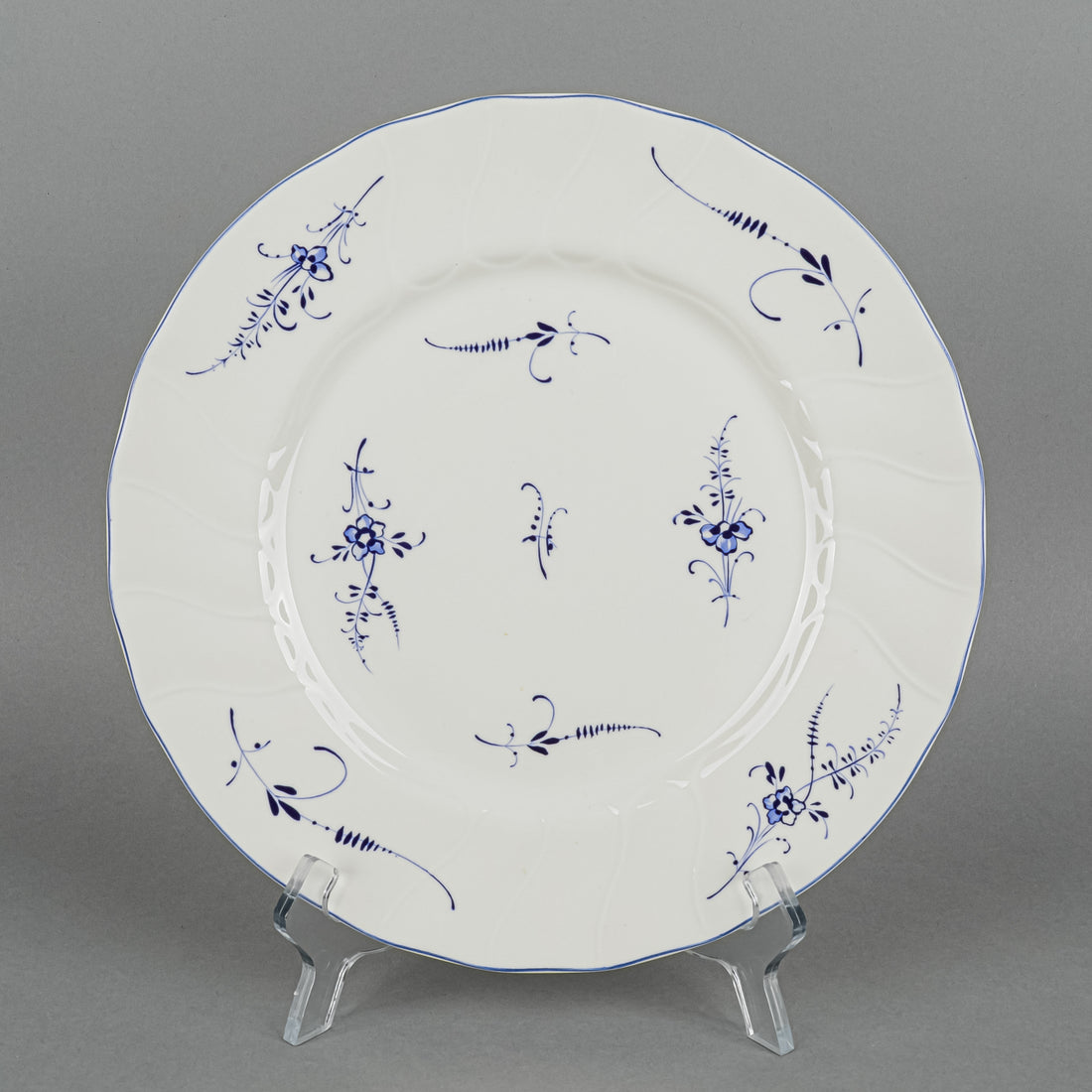 VILLEROY & BOCH Vieux Luxembourg 4 Place Settings Plus Extras