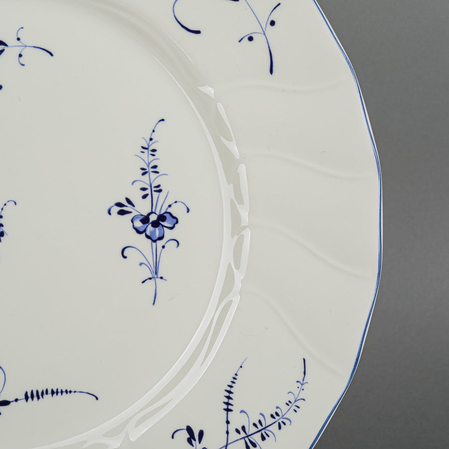 VILLEROY & BOCH Vieux Luxembourg 4 Place Settings Plus Extras