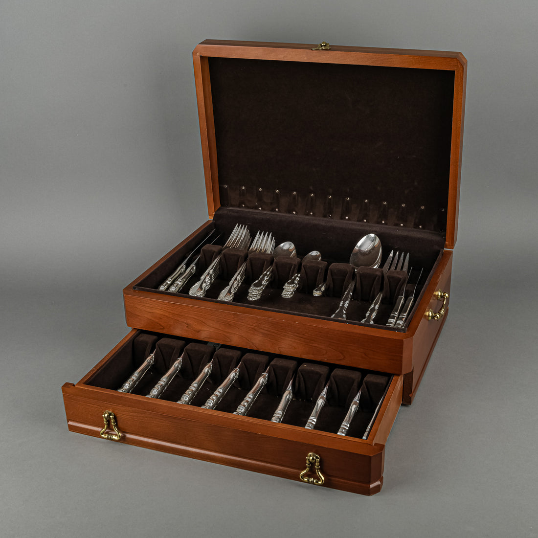 ONEIDA HEIRLOOM Grandeur Sterling Flatware 8 Place Settings Plus Extras