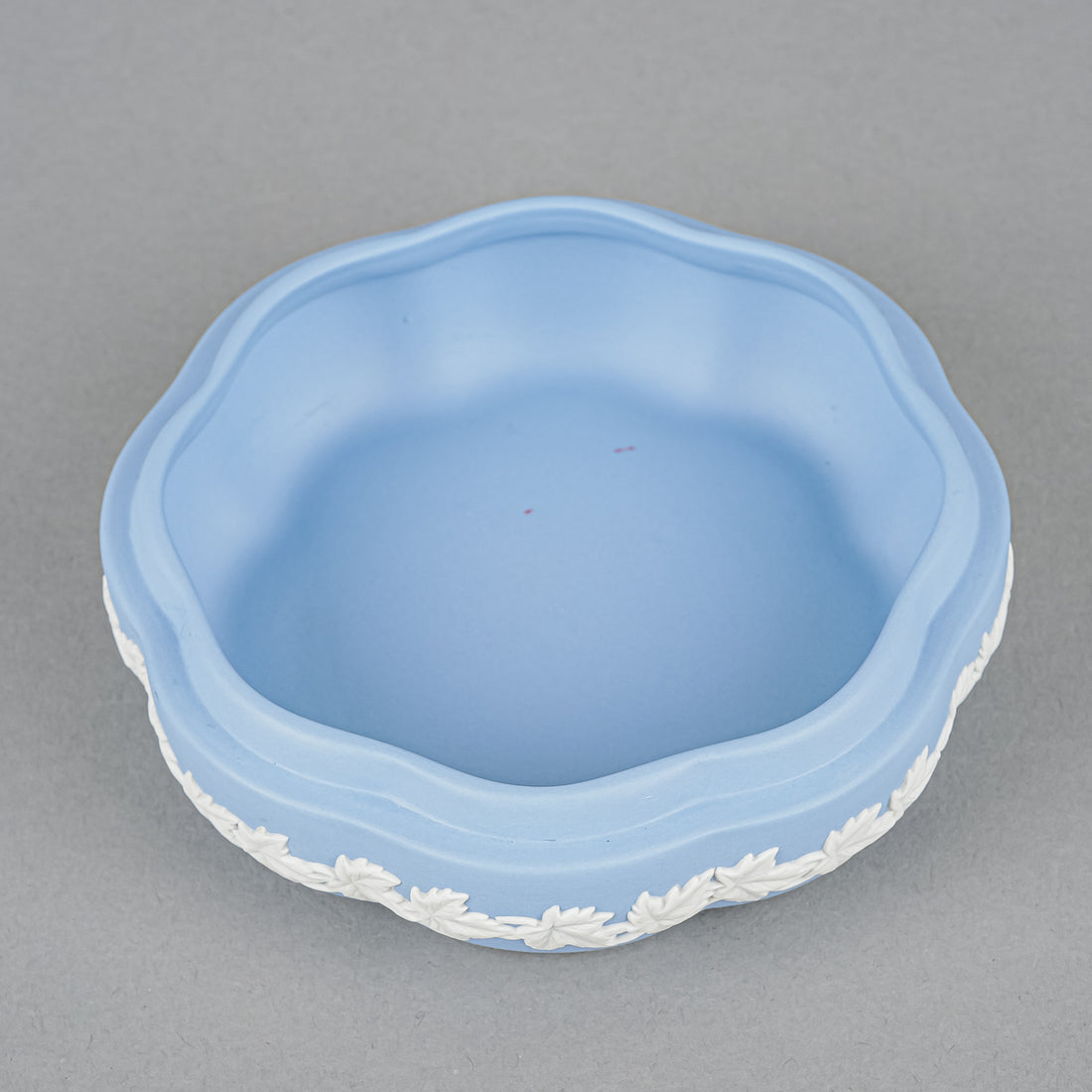 WEDGWOOD White On Blue Jasperware Covered Box  Canada Coat/Arms