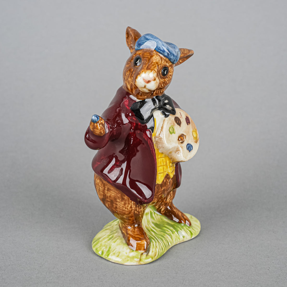 ROYAL DOULTON Bunnykins Figurine The Artist Bunnykins DB13