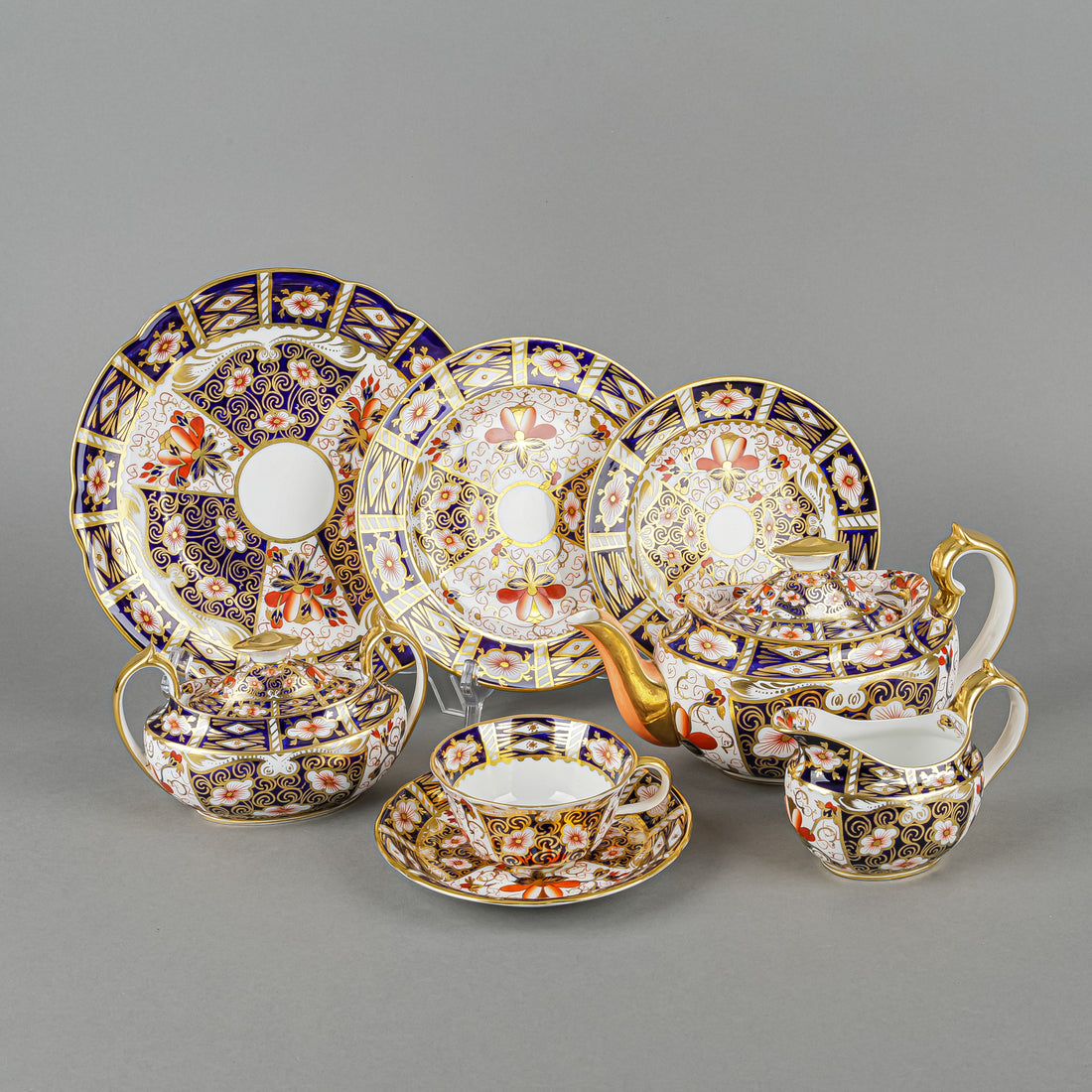 ROYAL CROWN DERBY Traditional Imari 2451 Tea Set 29 Pieces