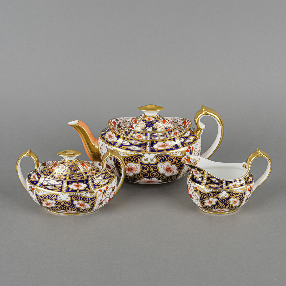 ROYAL CROWN DERBY Traditional Imari 2451 Tea Set 29 Pieces