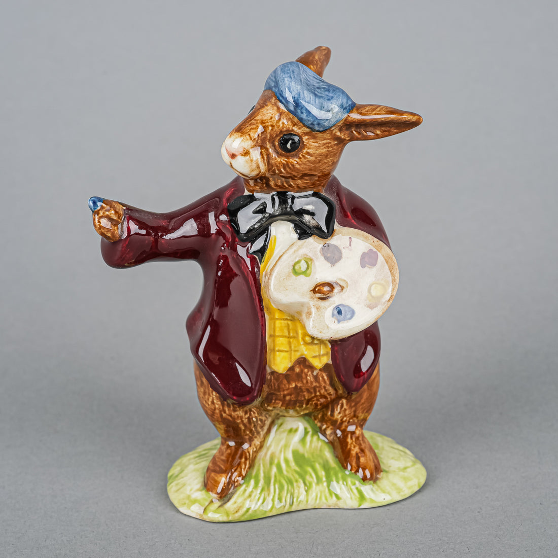 ROYAL DOULTON Bunnykins Figurine The Artist Bunnykins DB13