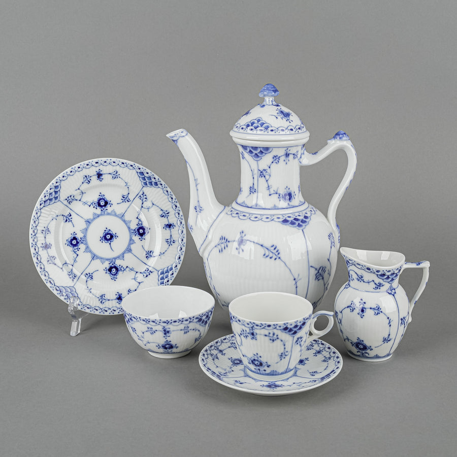 ROYAL COPENHAGEN Blue Fluted Half Lace Coffee Set 19pcs