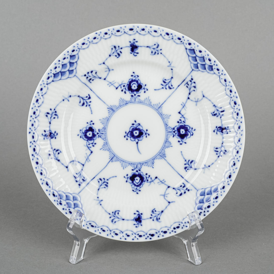 ROYAL COPENHAGEN Blue Fluted Half Lace Coffee Set 19pcs